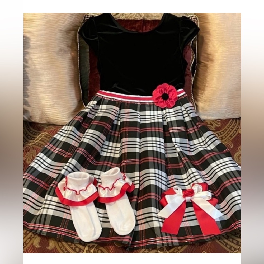 Jona Michelle kids dress size 8 mint condition & socks @ bow price is firm